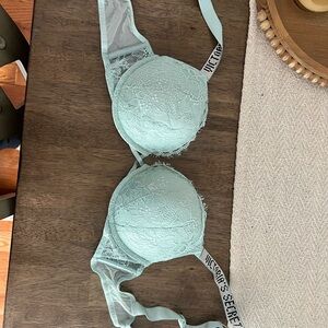 Victoria's Secret Light Green Lace Bra